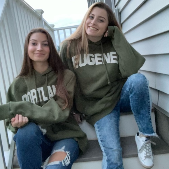 Meet your Posher, Rachel - Picture 3 of 4